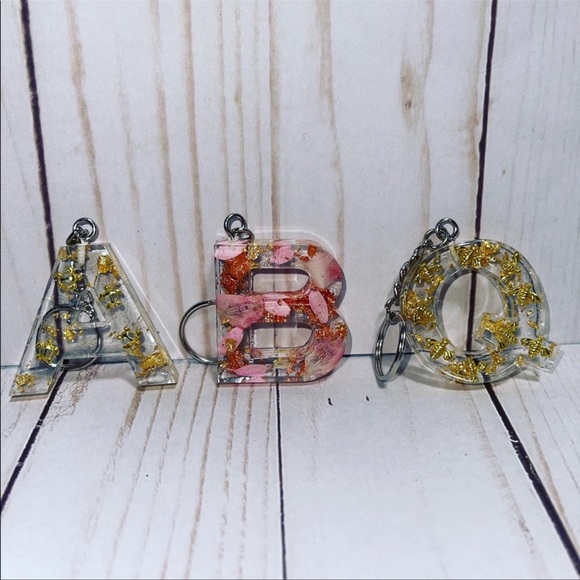 Resin keychains - Picture 8 of 13